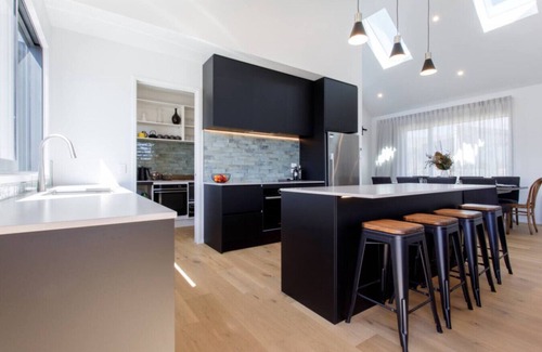 Wanaka House | Prowess Lodge luxury accommodation with private pool and spa