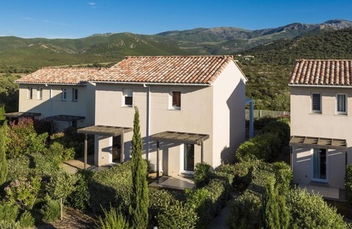 Lozari House | Prox ILE ROUSSE Small 2bedroom villa 4/6pers in Residence-Club at Lozari Beach