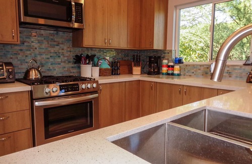 Palm Springs House | PS-ID #76 Stylish Mid-Century Modern Oasis with Surrounding Mountain Views