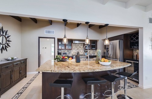 El Mirador House | PS Retreat: Amazing Outdoor Living and Stunning Views. The Ideal PS Retreat