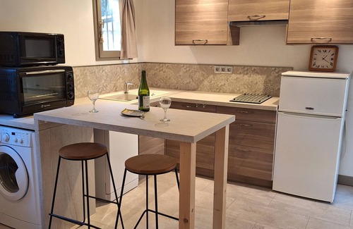 Rognes Apartment | Ptite Maison Indépendante Composée de 1 Grand Studio +jardin