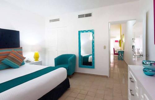 Puerto Vallarta Resort | Puerto Vallarta beach resort in the hotel zone - available Christmas 2025