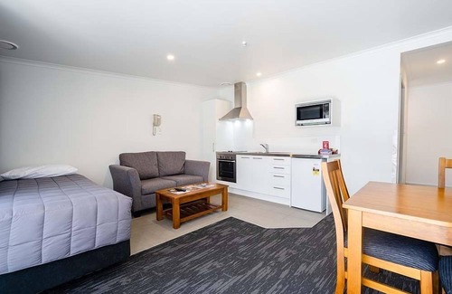 Pukekohe Hotel | Pukekohe Motel