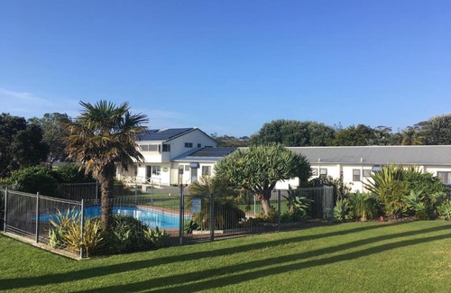Pukenui Hotel | Pukenui Lodge Motel