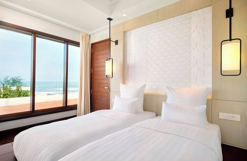 Ngu Hanh Son Resort | Pullman Danang Beach Resort