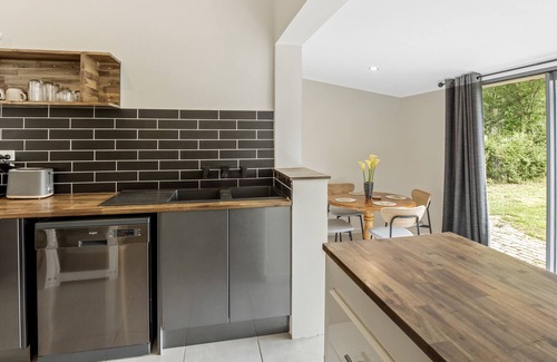 Porepunkah Cottage | Punkah Cottage: 3 BR, 1 BA Cottage in Porepunkah, Sleeps 6