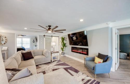 Punta Gorda House | Punta Gorda Getaway with Canal Access and Lanai!