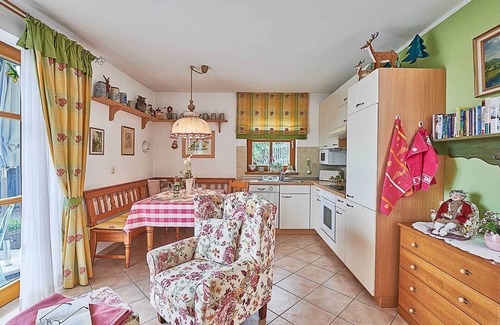 Hartmannsreut Apartment | Pure romance & tranquillity - time out on the edge of the forest with mountain views and a tiled stove