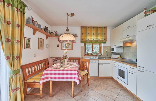 Hartmannsreut Apartment | Pure romance & tranquillity - time out on the edge of the forest with mountain views and a tiled stove