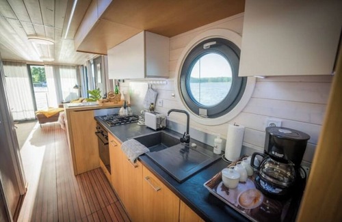 Oberhavel Boat Rental | Pure water romance: Houseboat Miami Woma D13