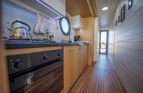 Oberhavel Boat Rental | Pure water romance: Houseboat Miami Woma D13