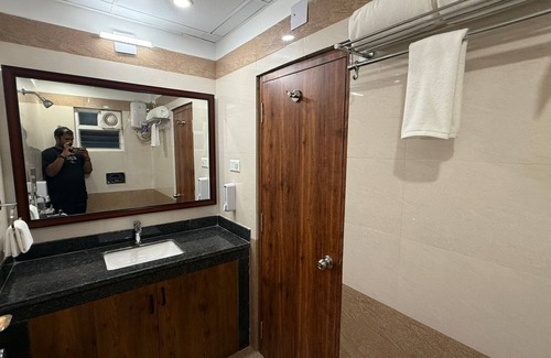 Bhubaneshwar Hotel | purple leaf