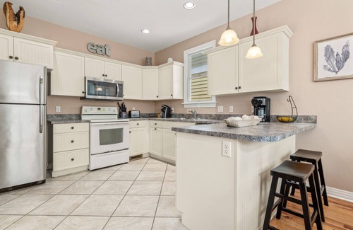 Bermuda Bay House | Purple Palace Devonshire Place Bermuda Bay, Pet Friendly, Resort Community in Kill Devil Hills