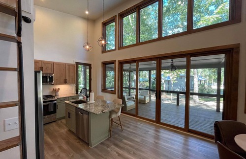 Tracy City Cabin | Pushin' Time Hideaway at The Retreat at Water's Edge