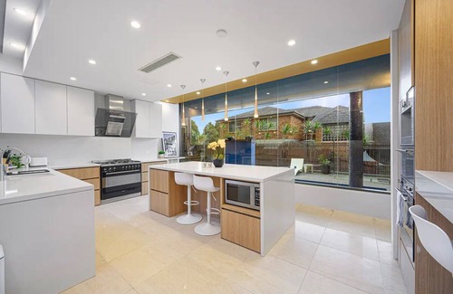 Putney House | Putney ·Brand New Luxury House with Pool & Waterview