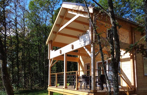 Charensat House | Puy Montaly, chalet "le Pariou", calm, nature, private fishing pond