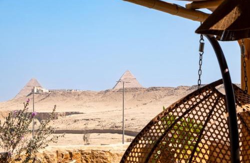 Pyramids Gardens House | Pyramidia Serene with Rooftop, Pool & pyramids view