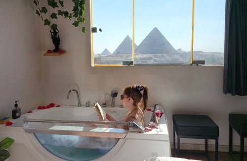 Kafrat al Jabal Apartment | Pyramids Icon Jaccuzi with pyramids view