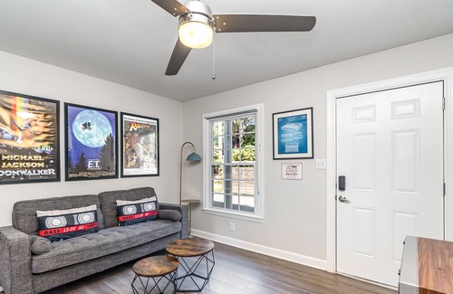 Biddleville Condo | QC House of the 80s