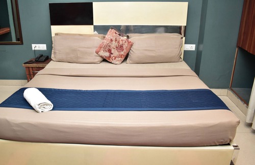 Sector 15 Hotel | Qotel Hotel Church House Rohini Sector15