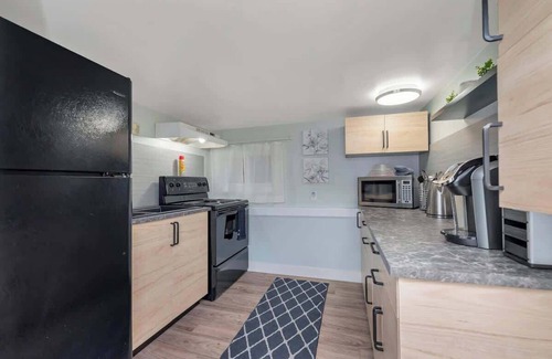 Saanich West Apartment | Quaint 1 Bedroom Suite, Victoria, BC