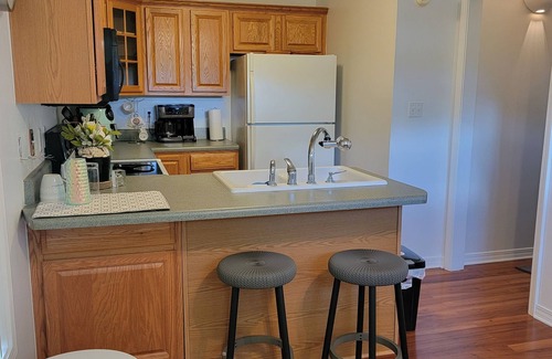 Myrtle Grove Cottage | Quaint 1b1b Bungalow - Pensacola day trip to beaches near Navy Base