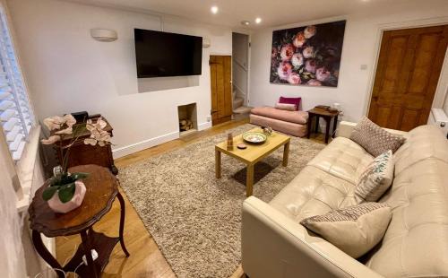 Cambridge City Centre House | Quaint 2 bed Cottage in the Heart of Cambridge