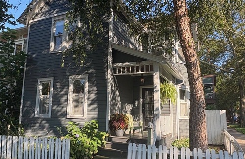 Detroit - Shoreway House | Quaint 2-bedroom house with AC in charming Cleveland. Rooms individually rented.