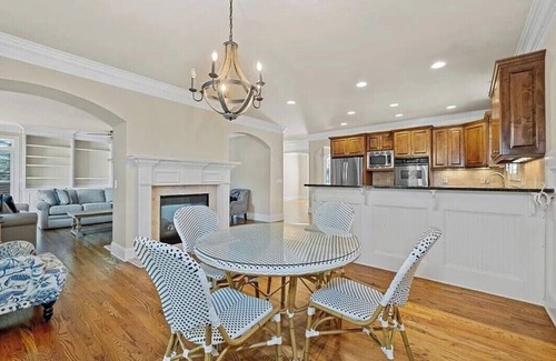 Sandy Springs House | Quaint 4-bedroom house with a basement in brilliant Atlanta/sandy springs