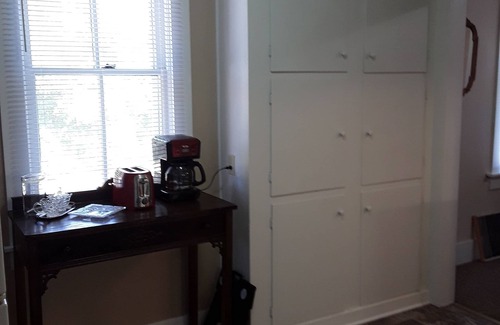 Deer Lodge House | Quaint and Comfortable