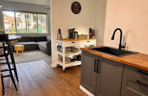 Central Colorado Springs House | Quaint and Cozy Adventure Bungalow Retreat in Colorado Springs