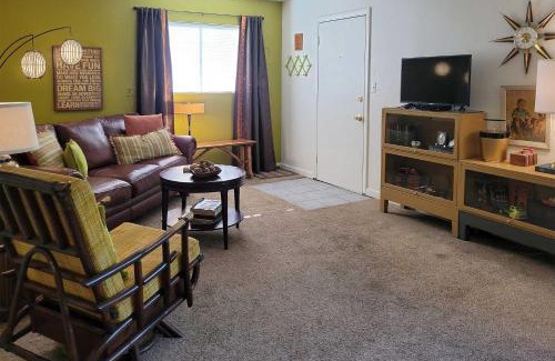 Pear Park House | Quaint and Cozy Cottage 3 Mi to Palisade Wineries!