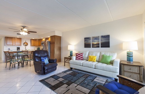 South Padre Island Condo | Quaint Beachfront Condo with Resort Pools, Hot Tubs, Tennis Courts & More! Dog-Friendly!