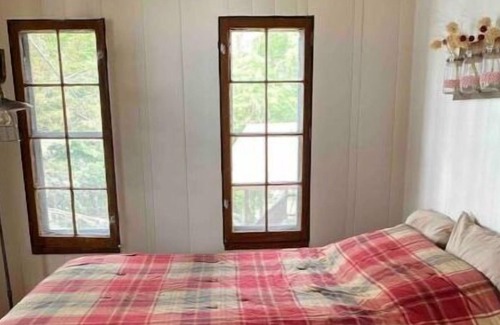 Annandale Cabin | Quaint Cabin on Clearwater Lake