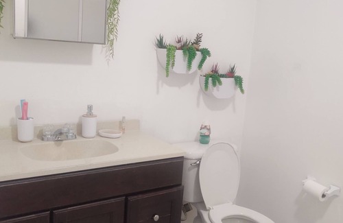 Andersonville Cottage | Quaint Cottage Centrally Located in the Heart of Virginia