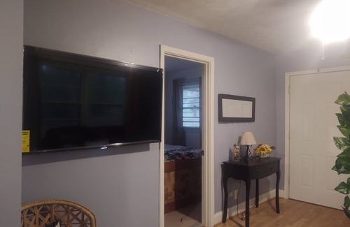 Andersonville Cottage | Quaint Cottage Centrally Located in the Heart of Virginia