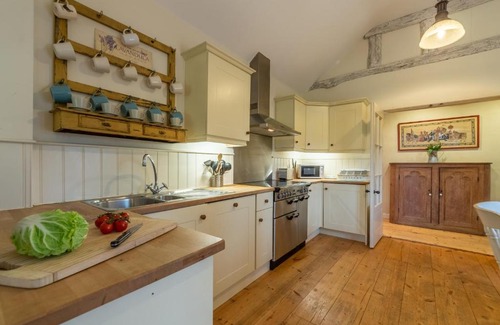 Higham House | Quaint cottage in the middle of a large beautiful private park - Barhams Cartlodge