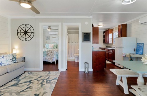 Townsend Cottage | Quaint Cottage on Tidal Creek with Private Dock, minutes to Shellman Bluff