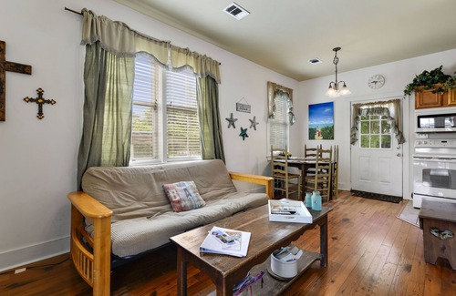 Bay St Louis Cottage | Quaint Cottage, Walk to Beach and Old Town Bay St. Louis