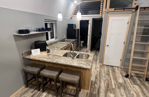 Wasilla Cabin | Quaint cozy cabin near Hatcher Pass. Clear Night Cabin B