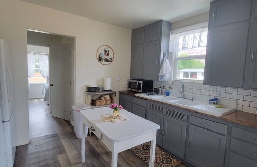 Palisade Other | Quaint Farmhouse on Palisade Peach Orchard close to Wineries