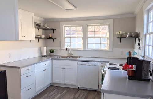 Clayton House | Quaint Hideaway in the Heart of Clayton by RedAwning