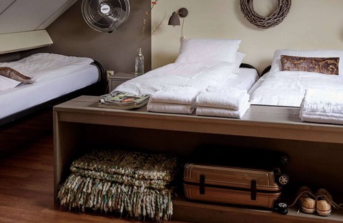 Schafelt House | Quaint Holiday Home in Baarlo with Terrace