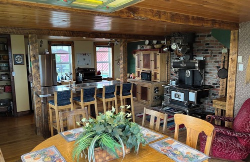 Division No. 3 House | Quaint lodge wonderful for retreats, reunions, weddings, and relaxation!