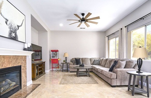 Moreno Valley House | Quaint mountain view getaway.