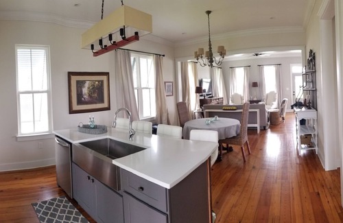 Arabi House | Quaint New Orleans Cottage - Charming and "NEW"