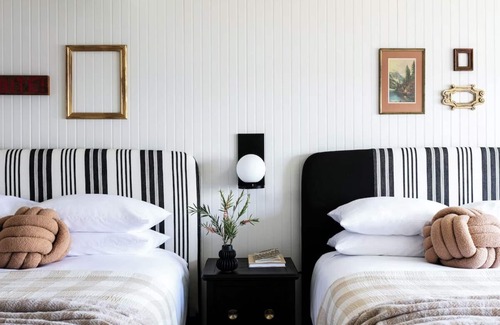 Ocean Point Hotel | Quaint Oceanfront Room Perfect for Relaxing After Adventurous Days | with Pool