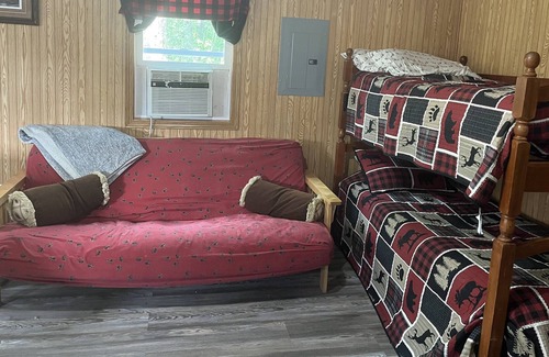 McGregor Cabin | Quaint Private Cabin on Land