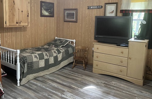 McGregor Cabin | Quaint Private Cabin on Land