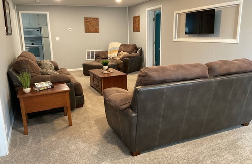 Fostoria House | Quaint recently renovated private home with small town living surroundings